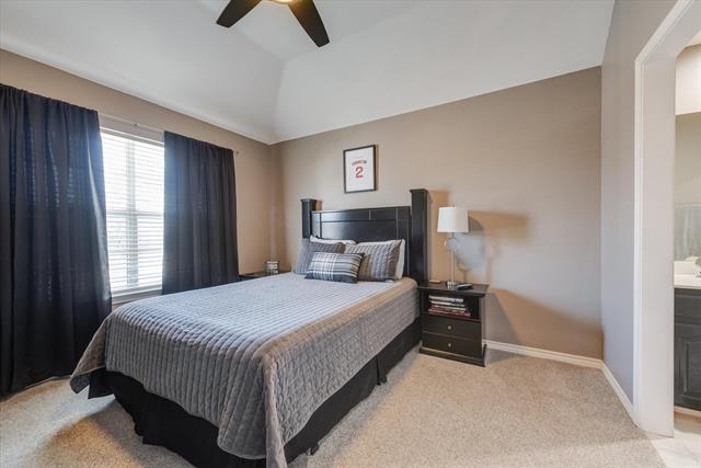 Building Photo - 1804 Briaroaks Dr