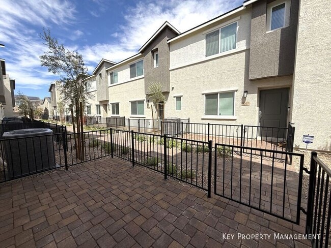 Building Photo - 3026 Green Finch St