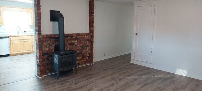 Building Photo - Charming 3-Bedroom home near BTC