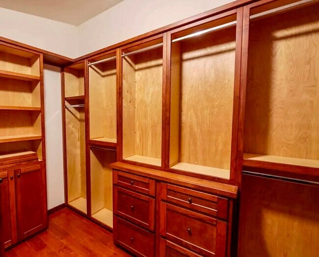 Building Photo - Stunning 3 Bedroom 2 Bathroom Home in La Mesa!