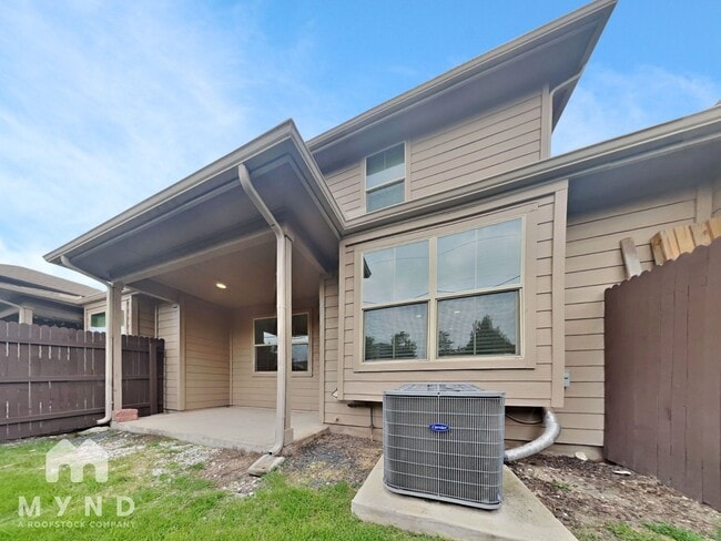 Building Photo - 2880 Donnell Dr