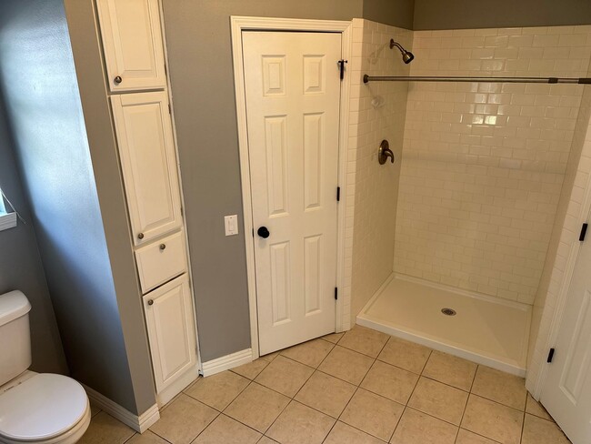 Building Photo - Available June 1st! 3-Bedroom, 2-Bathroom ...