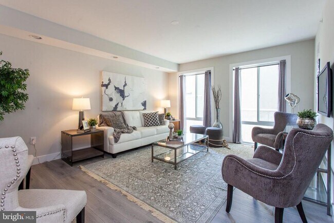 Building Photo - 1533 Parrish St