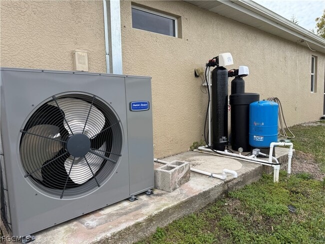 Building Photo - 3540 NE 20th Pl