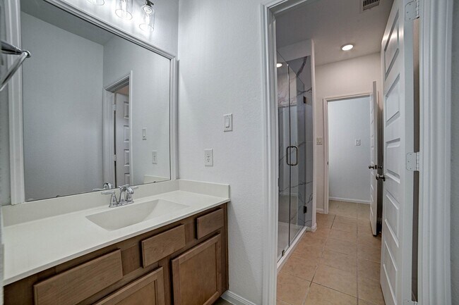 Building Photo - 5007 Sawmill Terrace Ln