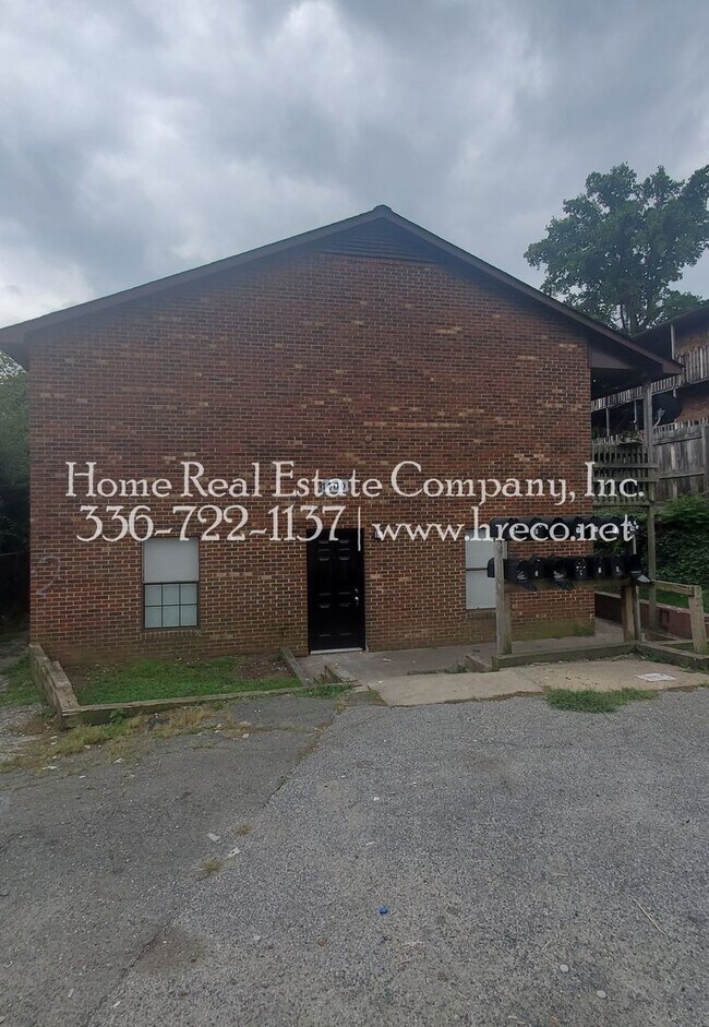 Primary Photo - 1400 W Academy St