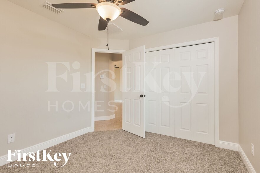 Building Photo - 1806 NE 2nd Ave