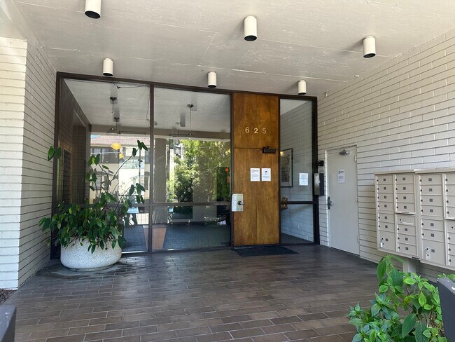 Building Photo - 625 El Dorado Ave