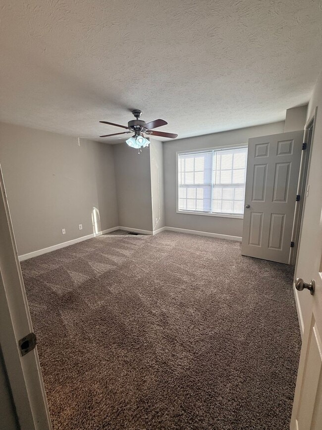 Building Photo - 255 Audley Ave