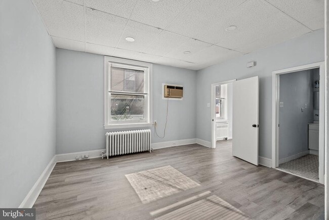 Building Photo - 301 Cedar St