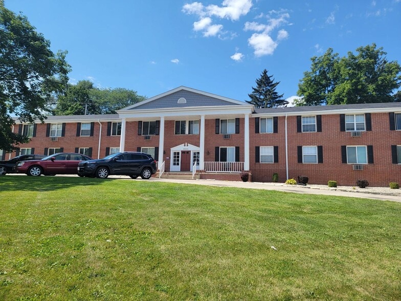 Interior Photo - Appleton Apts