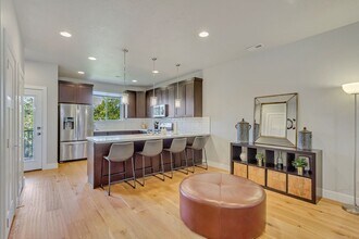 Building Photo - Stunning 3-Bedroom, 3.5-Bath Home with Modern Comforts