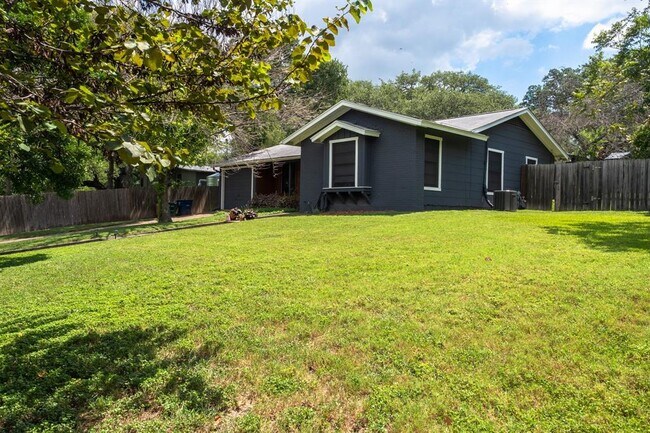 Building Photo - 11507 Whitewing Ave