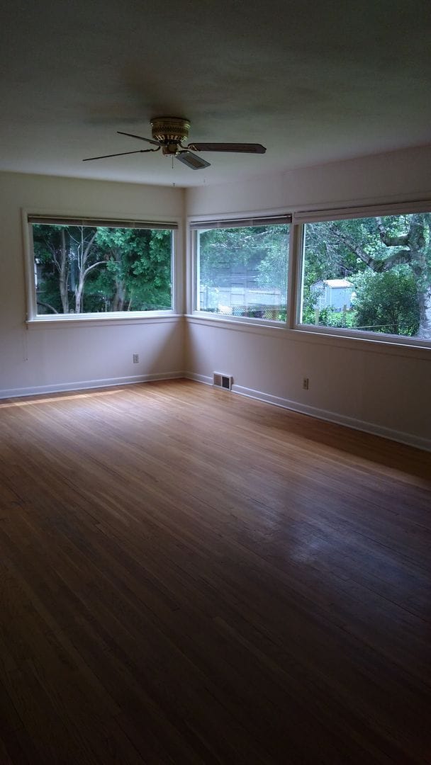 Building Photo - Charming Midvale Heights Ranch