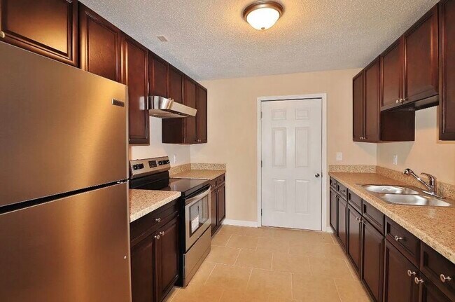 Building Photo - 8080 Jacques Dr