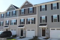 Building Photo - 104 Reign Wy
