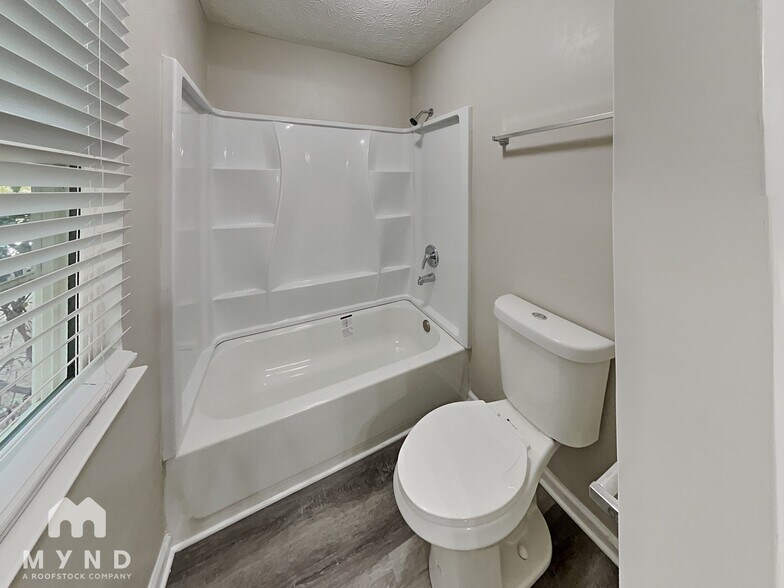Building Photo - 5491 La Fleur Trail