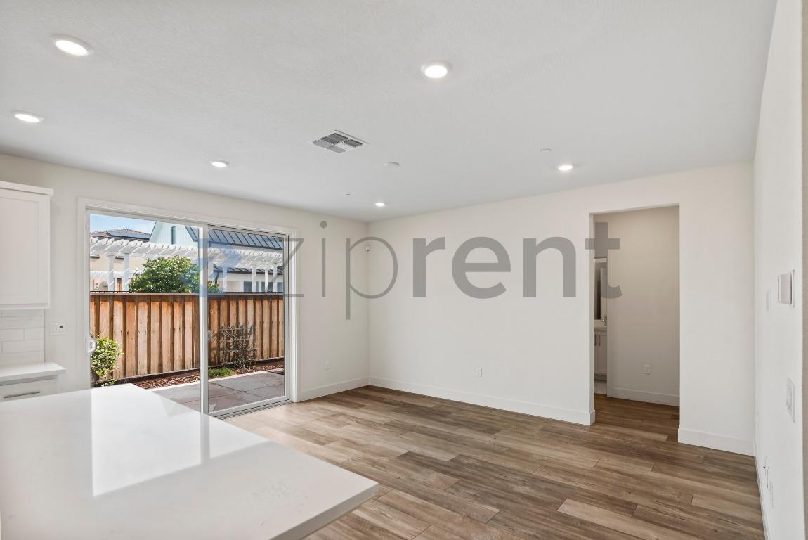 Building Photo - 1765 Jade Pl