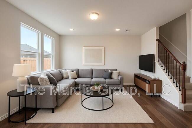 Building Photo - 2006 Hummingbird St