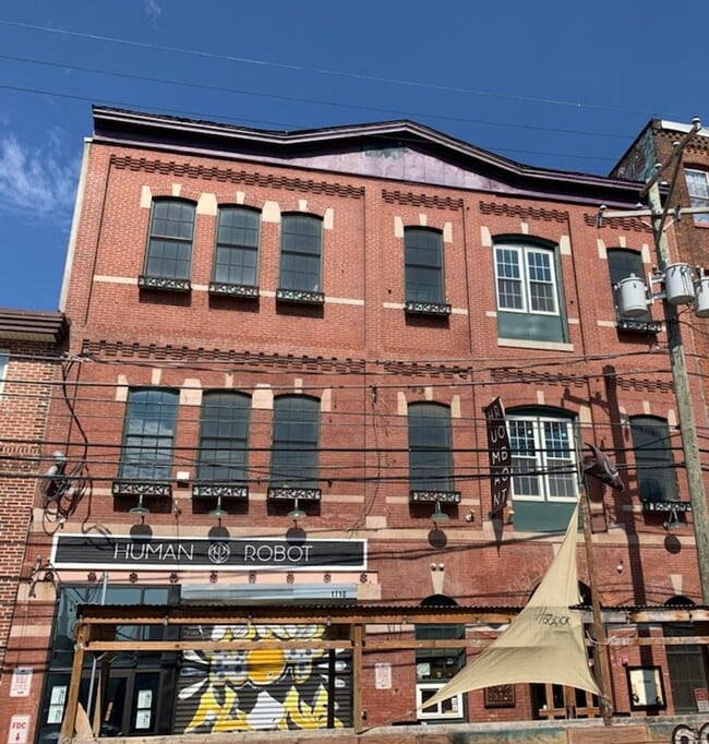 Building Photo - 1710 N 5th St