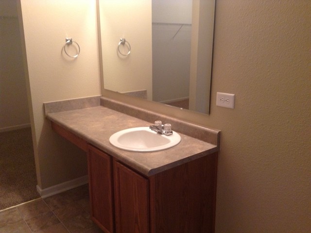 Building Photo - 3287 Underwood Dr