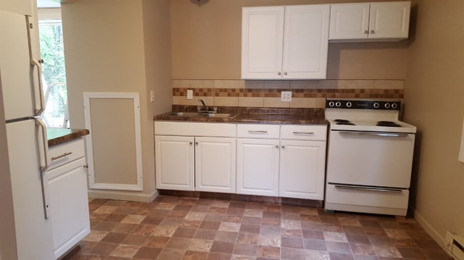 Building Photo - 421 Red Lake Blvd