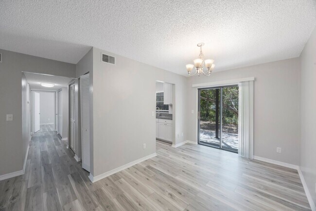 Building Photo - The Oaks at Safety Harbor 3 bedroom 2 bath ** Memorial week Special   Free 65 inch smart TV and 1...