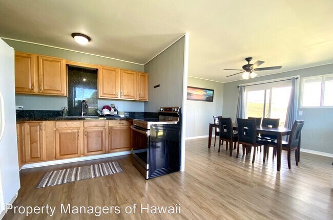 Building Photo - 3 br, 1.5 bath House - 1034 Palolo Place