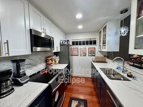 Building Photo - 14636 NE 45th St