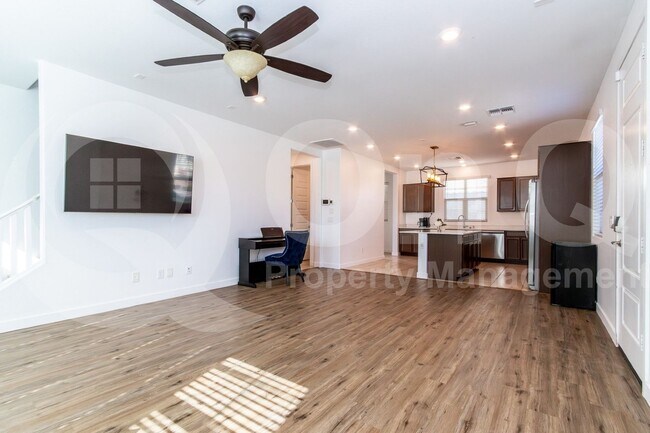 Building Photo - 1178 E Sabino Dr