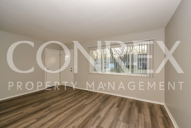 Building Photo - 3 Bedroom with GREAT updates