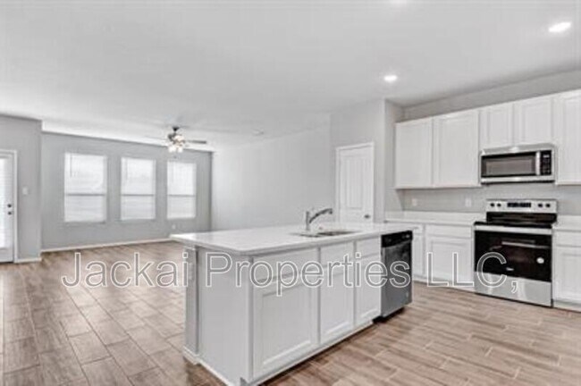 Building Photo - 1217 Benwick Dr