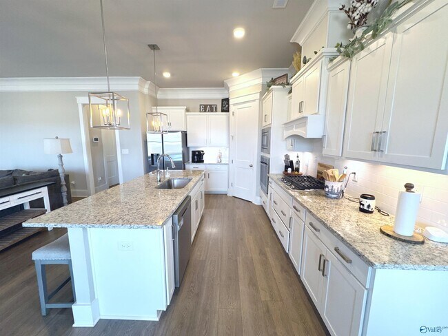 Building Photo - 401 Peach Orch Ln