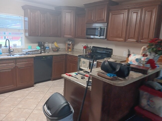 Building Photo - 902 Charlie Griffin Rd