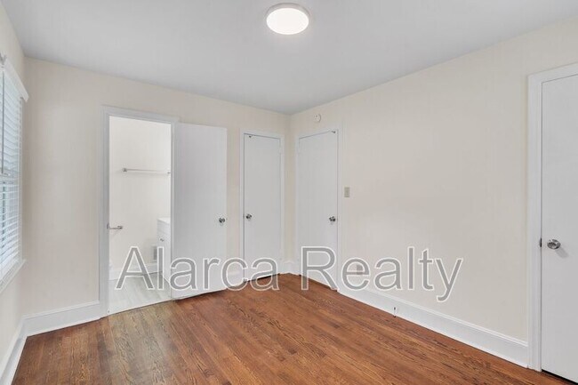 Building Photo - 3733 Manchester Dr