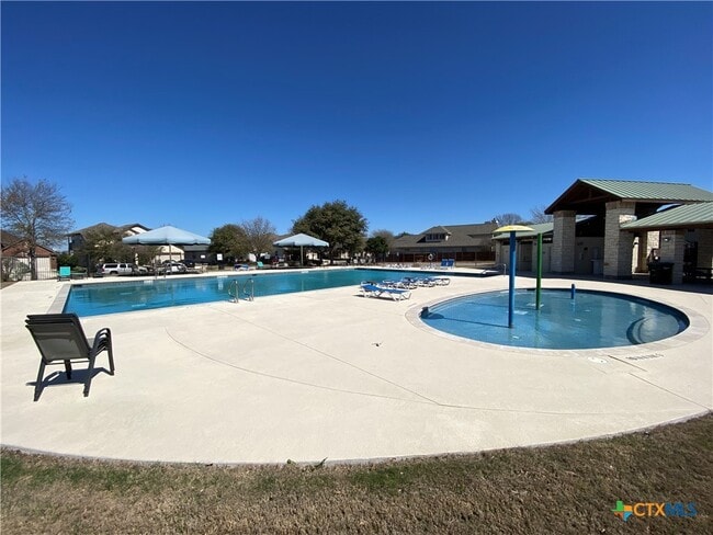 Building Photo - 789 Great Oaks Dr
