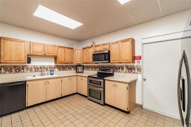 Building Photo - 3280 37th Way S