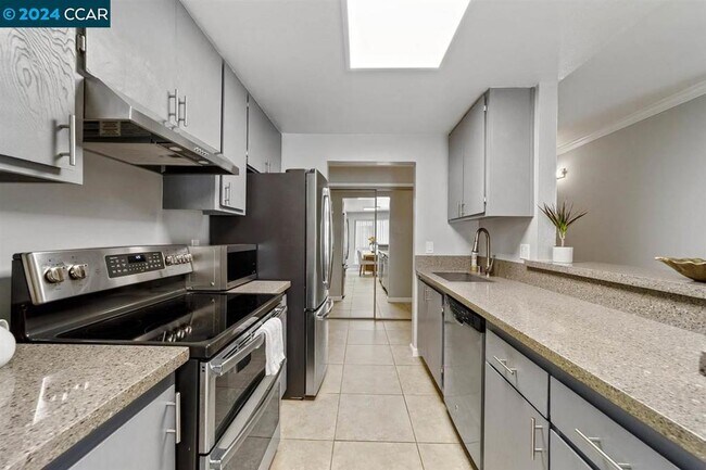 Building Photo - 66 Fairmount Ave