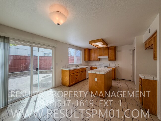 Building Photo - Great Elk Grove 2 Bedroom plus Loft Home