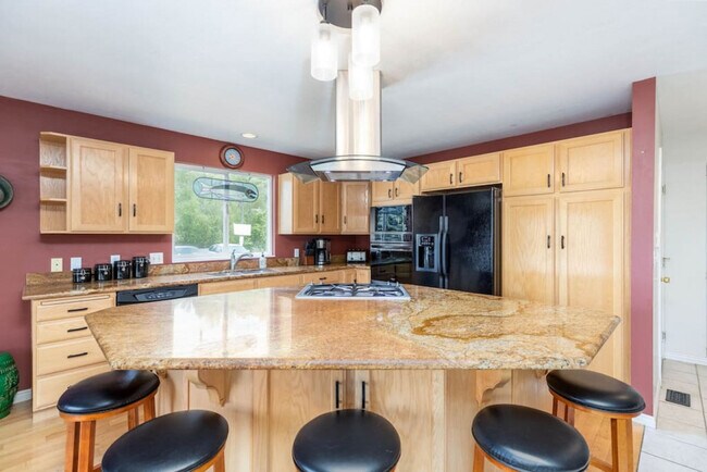 Building Photo - 8126 Clover Spring Ln