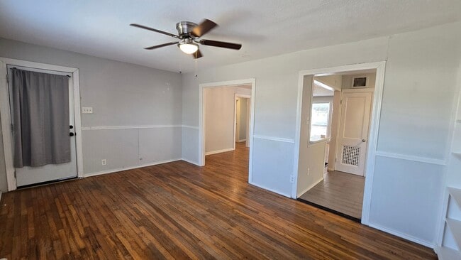 Building Photo - 237 Senisa Dr