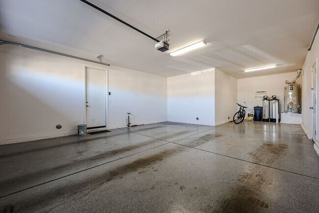 Building Photo - Stunning home located in the heart of Chandler, AZ!