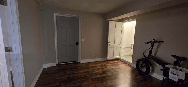 Building Photo - 289 Ashbrook Dr