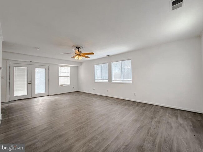 Building Photo - 35972 Washington Ave