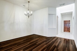 Building Photo - 7605 Waterlilly Ln