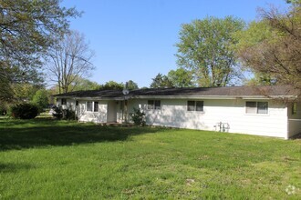 Building Photo - 3-4 Bedroom Cloverdale Home in a Quiet Cou...