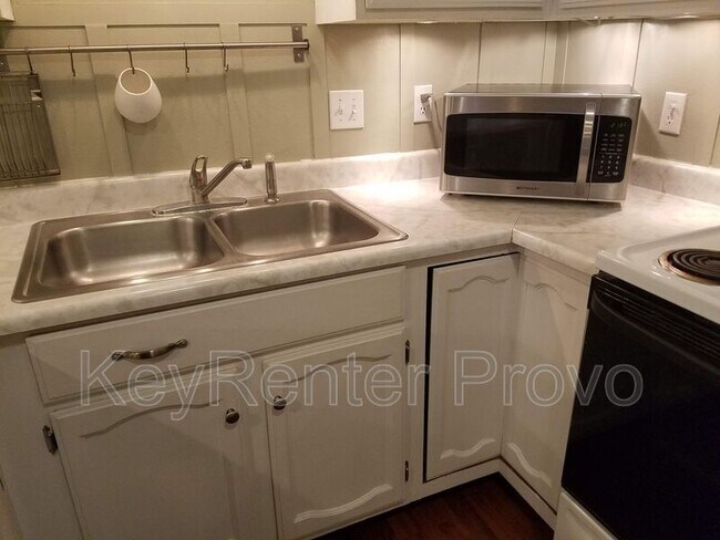 Building Photo - 1686 Hickory Ln