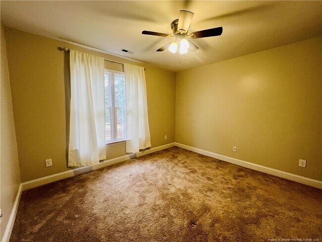 Building Photo - 96 Lamplighter Way