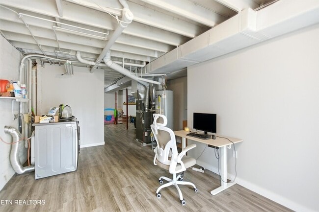 Building Photo - 1501 Woodbury Ct