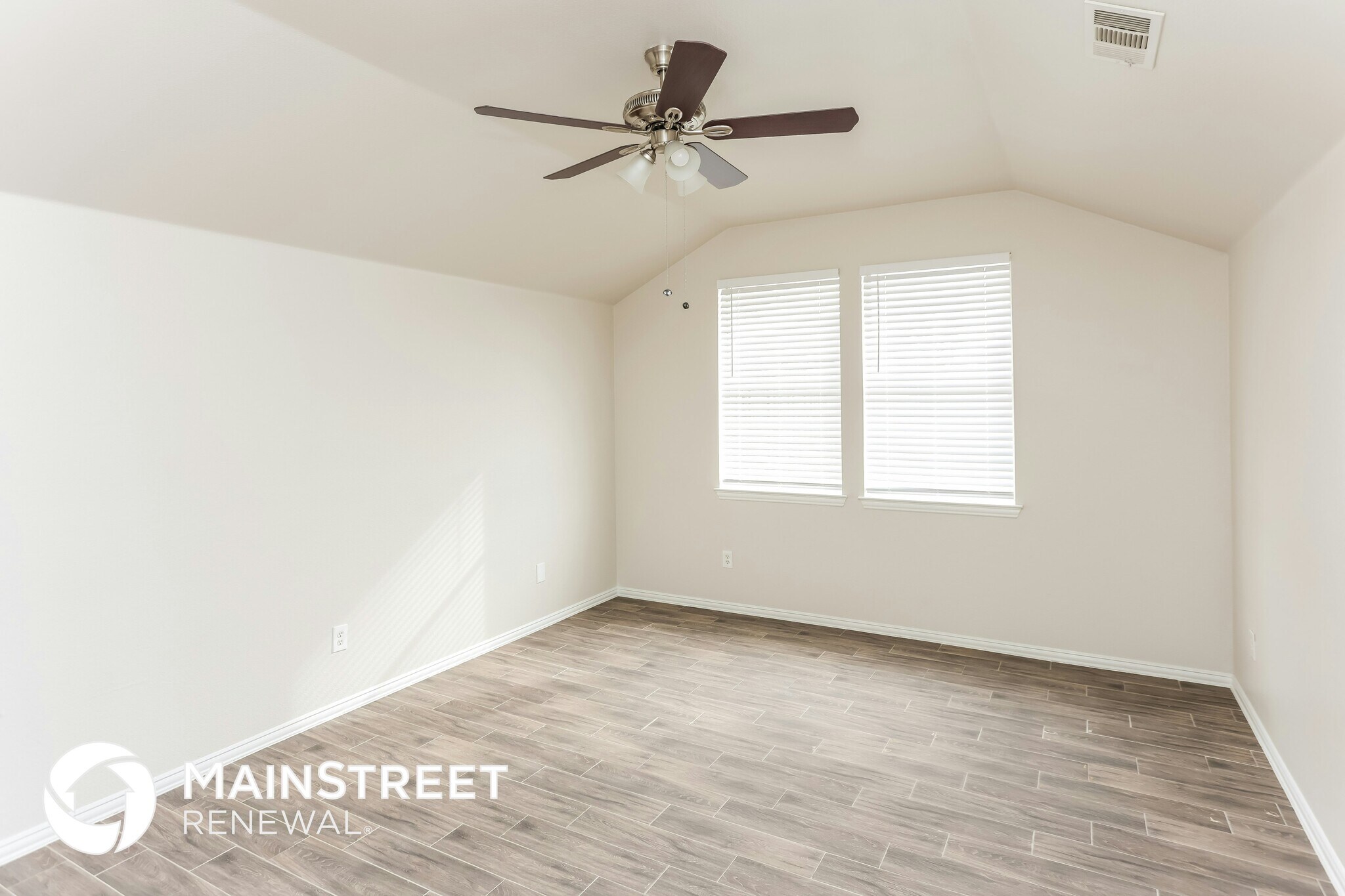 Building Photo - 532 Pinnacle Dr